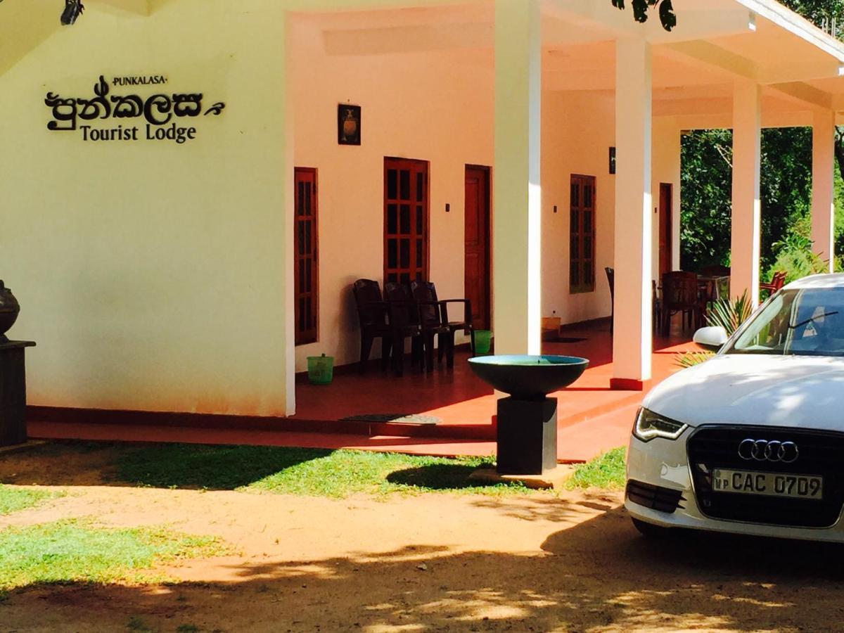 Punkalasa Tourist Lodge Анурадхапура Екстериор снимка